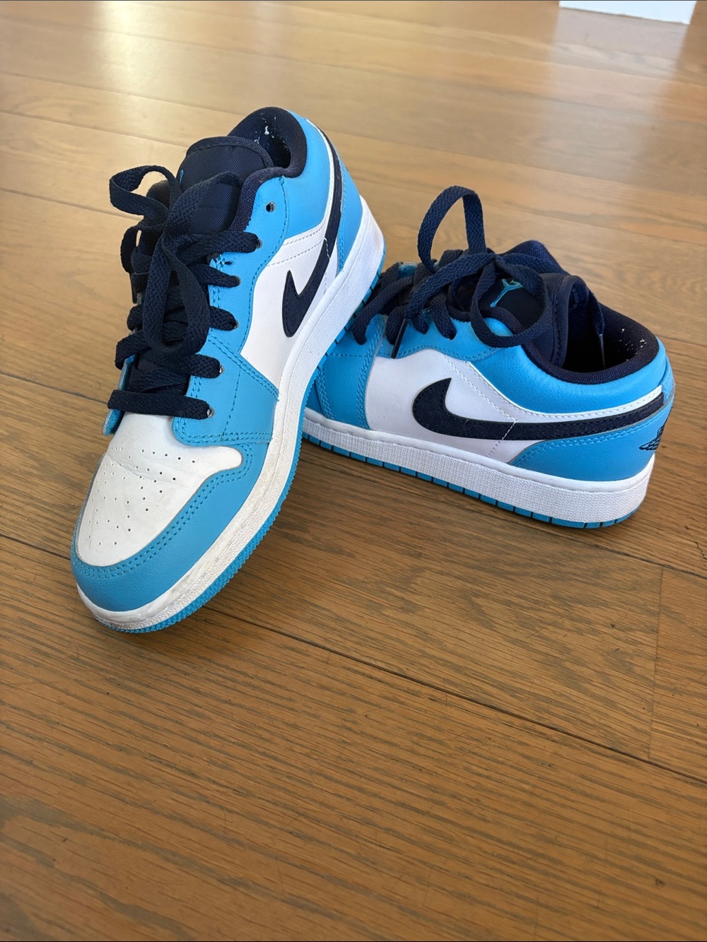 Jordan Kids' Grade School Air Jordan 1 Low Basketball Shoes